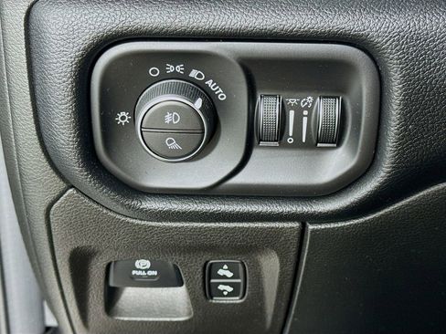 Used 2019 RAM 1500 Big Horn image 10