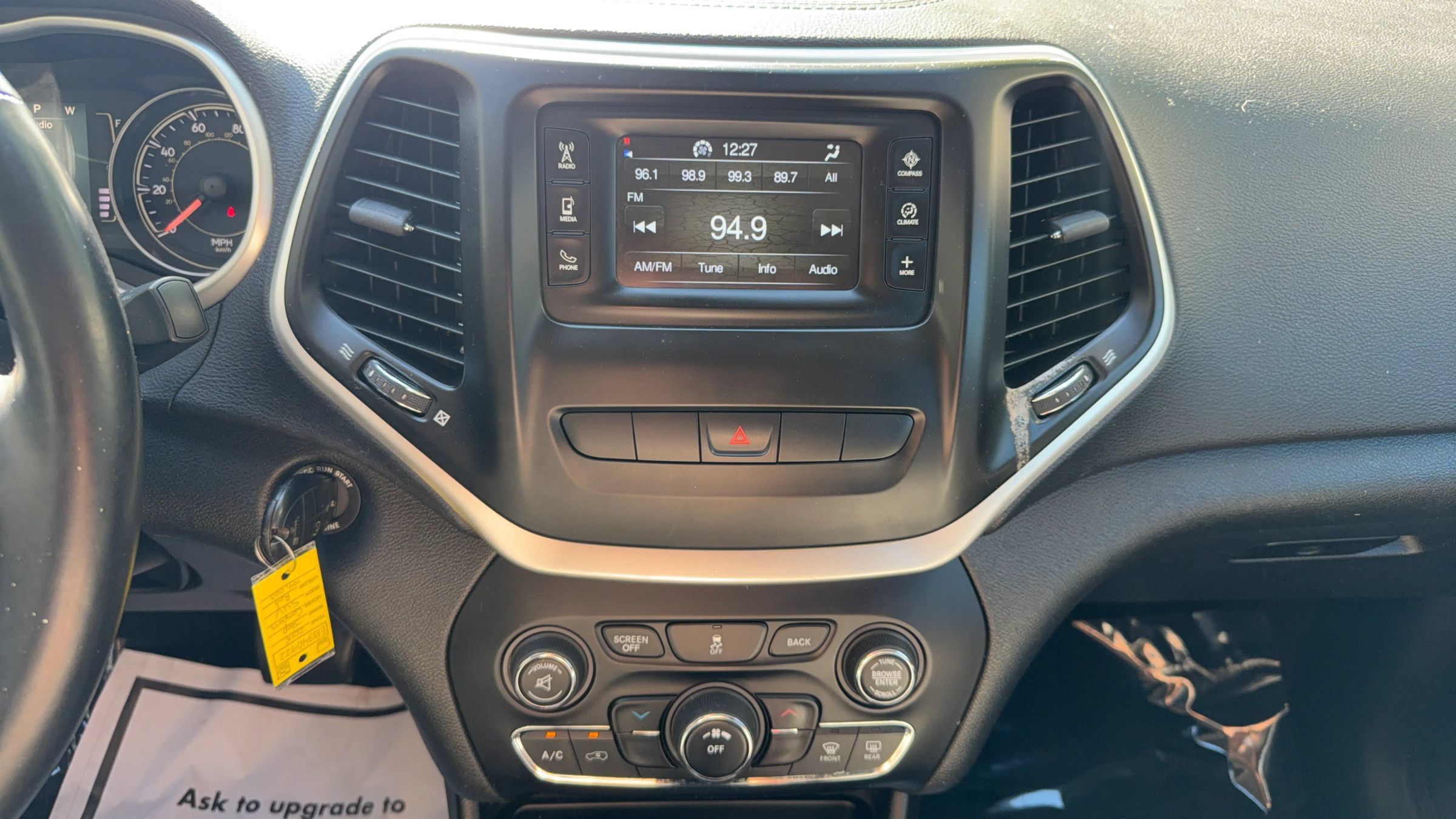 Used 2014 Jeep Cherokee Latitude w/ Cold Weather Group AWD/4WD image 21