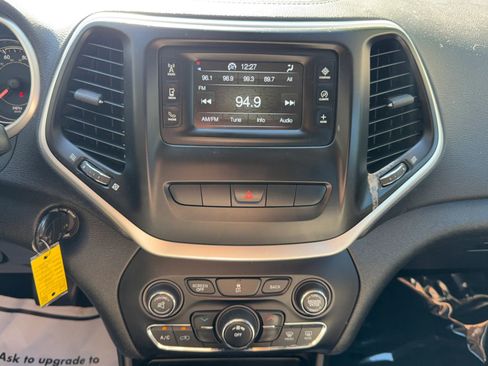 Used 2014 Jeep Cherokee Latitude w/ Cold Weather Group AWD/4WD image 21