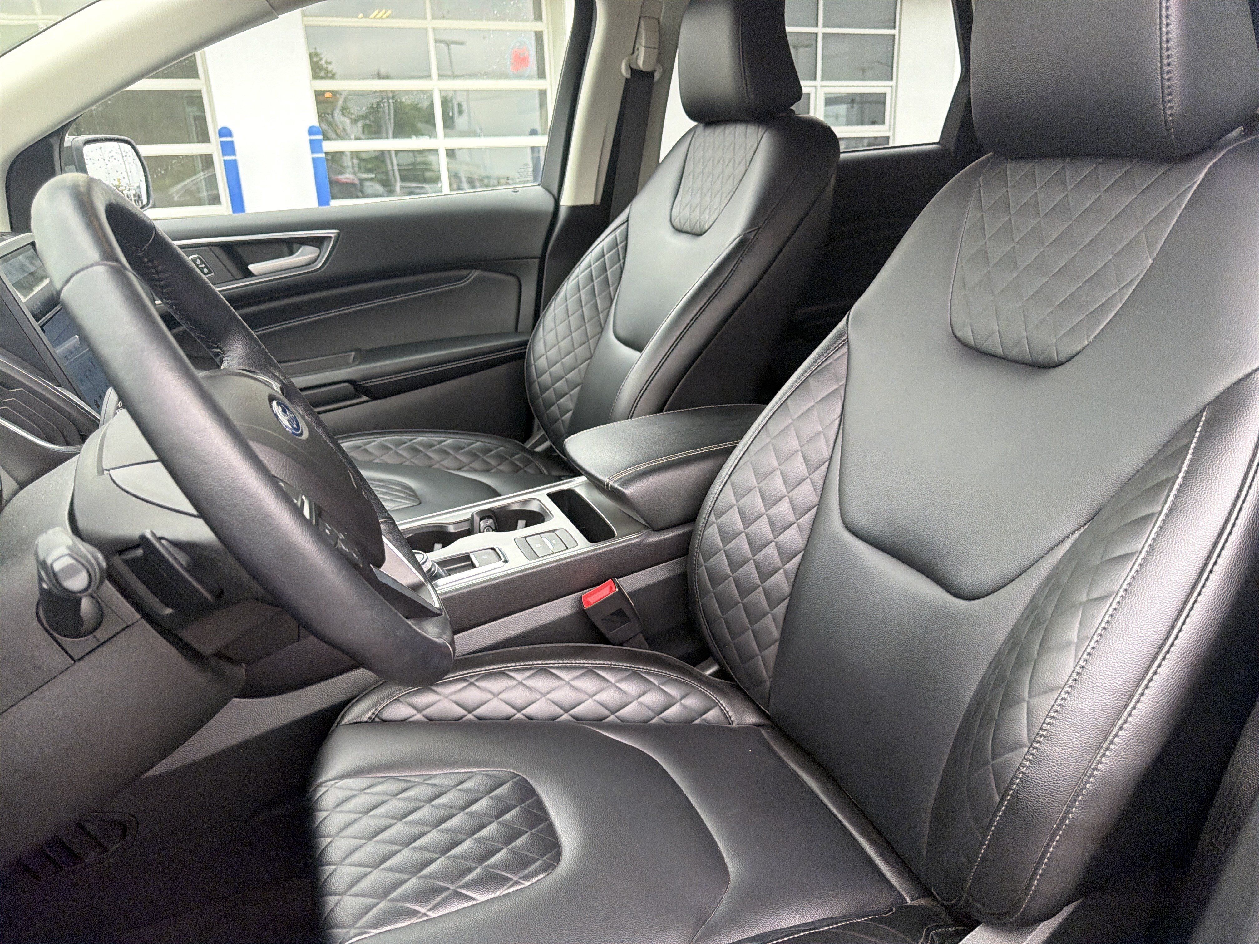 Used 2023 Ford Edge Titanium w/ Class II Trailer Tow Package AWD/4WD image 23