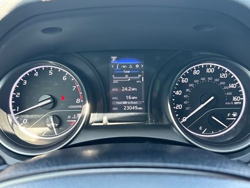 Used 2023 Toyota Camry SE FWD image 10