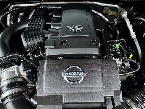 Used 2012 Nissan Frontier S image 40