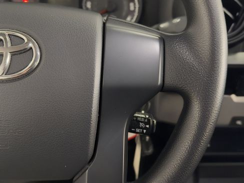 Used 2017 Toyota Tacoma SR image 22