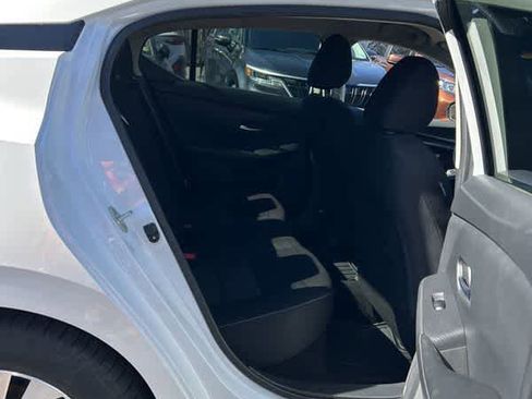 Used 2020 Nissan Sentra SV image 15