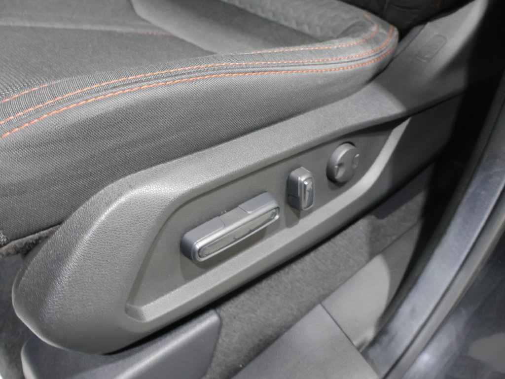 Used 2025 Honda Pilot Sport image 12