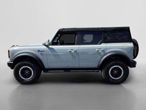 Used 2022 Ford Bronco Outer Banks w/ Sasquatch Package AWD/4WD image 2