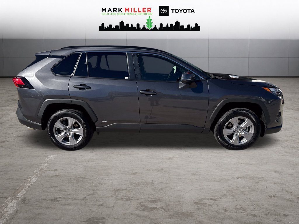 Used 2025 Toyota RAV4 XLE AWD/4WD image 6
