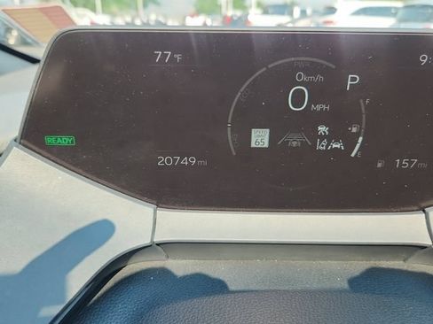 Certified 2025 Toyota Prius XLE FWD image 11