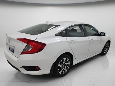 Used 2017 Honda Civic EX image 9