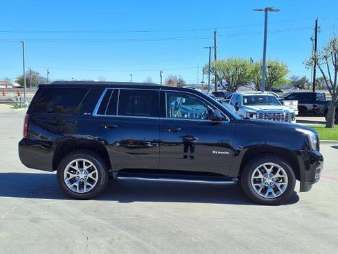 Used 2017 GMC Yukon SLE w/ SLE Value Package image 2