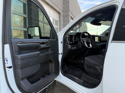 Used 2024 GMC Sierra 3500 SLE image 30