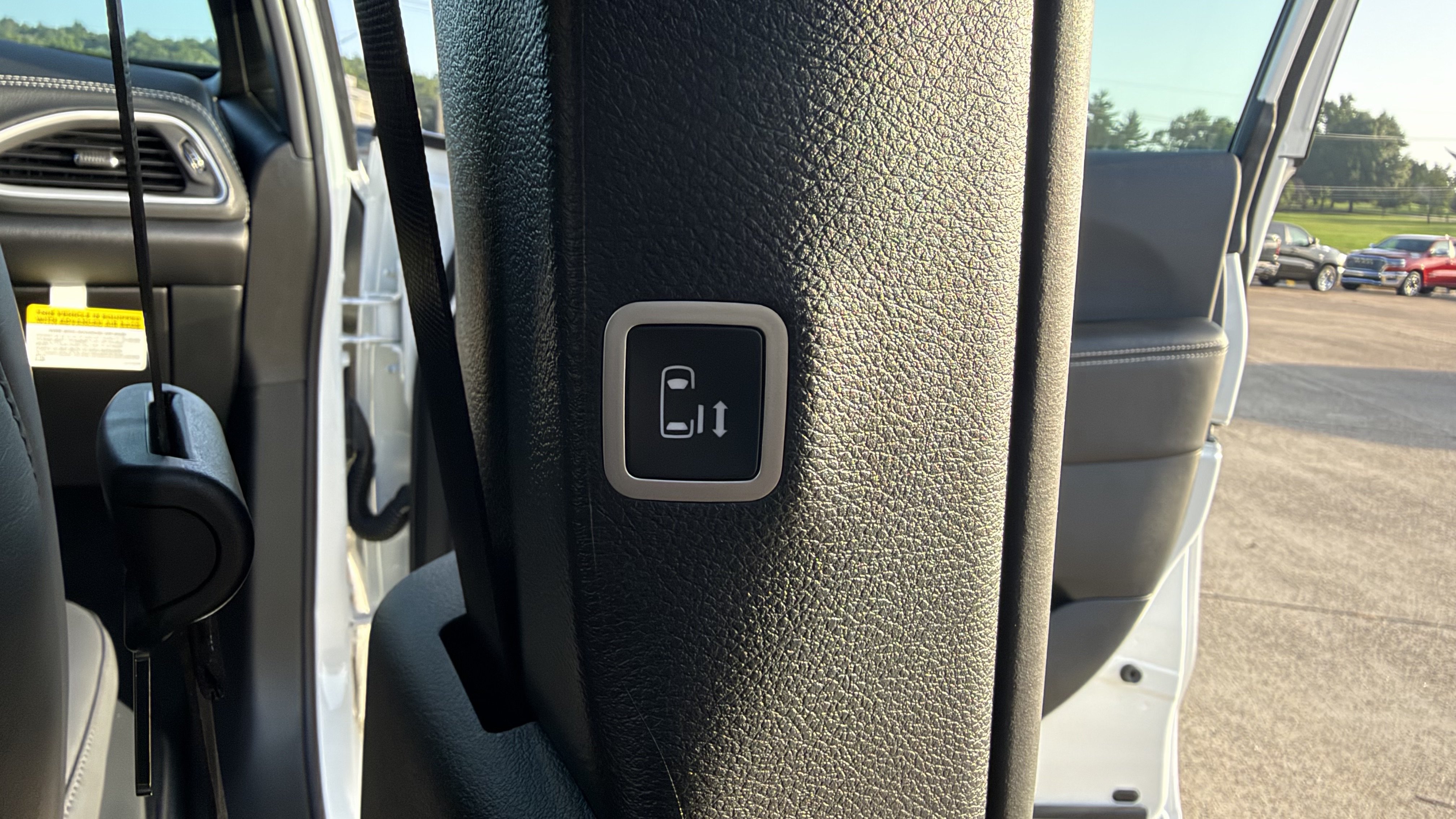 New 2027 Chrysler Pacifica Select w/ Family Tech Group FWD image 35