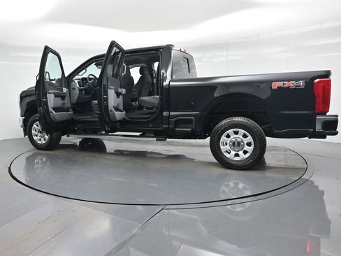 Certified 2024 Ford F250 XLT w/ FX4 Off-Road Package image 36