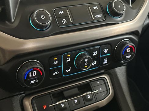Used 2023 GMC Acadia Denali FWD image 21