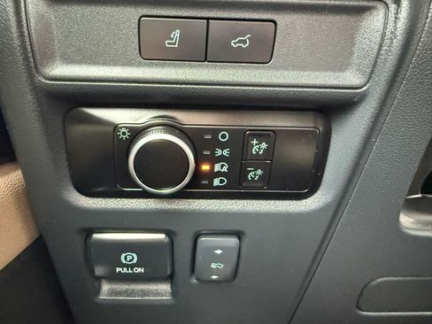 Used 2023 Ford Expedition XLT AWD/4WD image 29