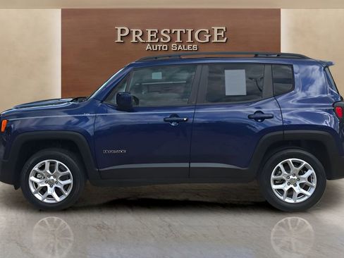 Used 2017 Jeep Renegade Latitude AWD/4WD image 23