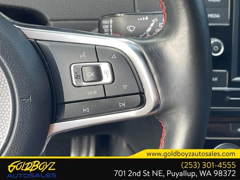 Used 2019 Volkswagen Golf 4-Door FWD image 31