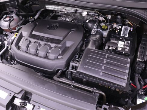 Used 2022 Volkswagen Tiguan SEL R-Line image 16