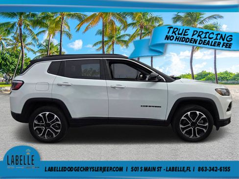 Used 2023 Jeep Compass Limited AWD/4WD image 2
