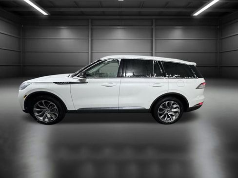 New 2026 Lincoln Aviator AWD image 2