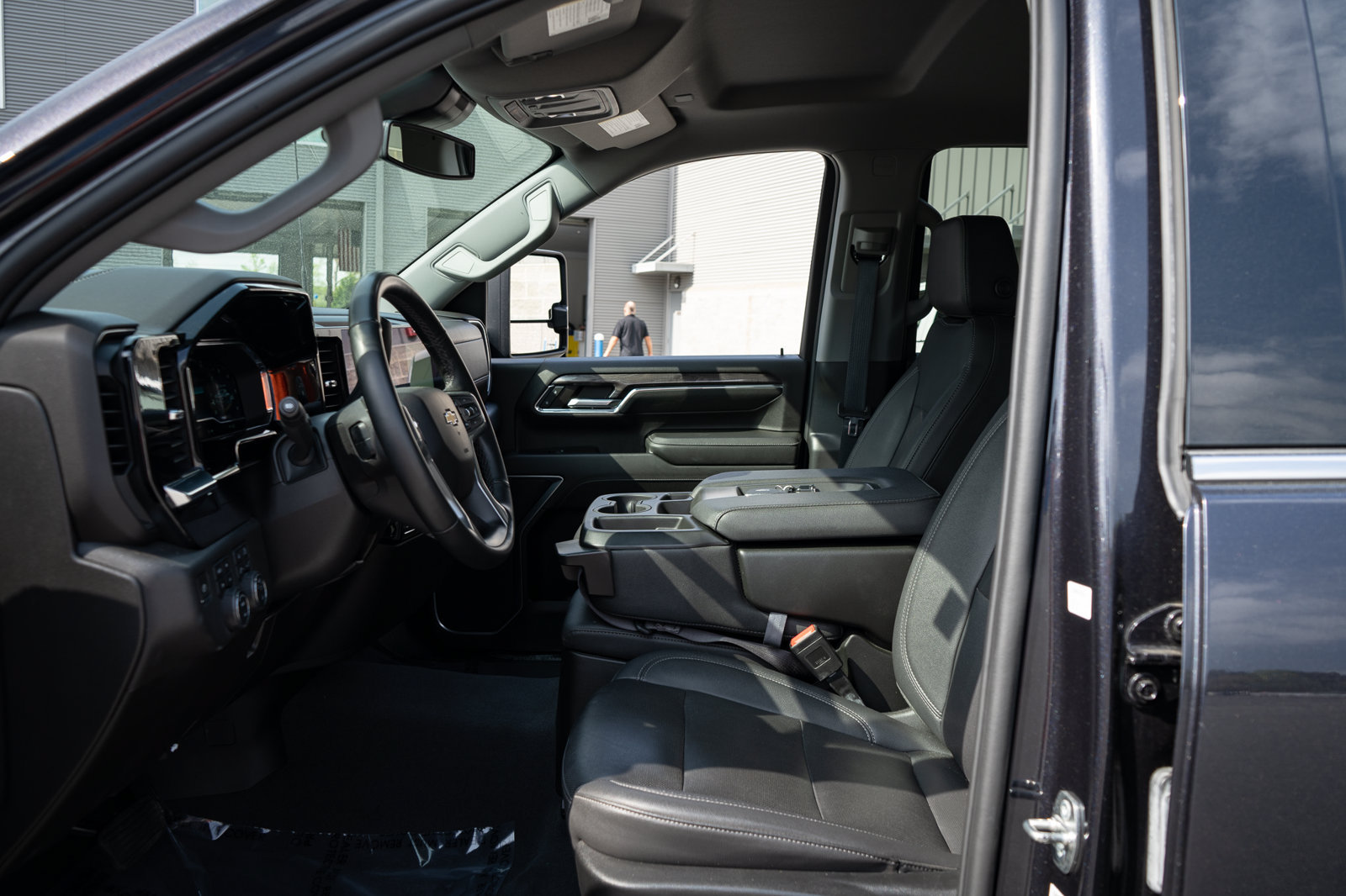 Used 2024 Chevrolet Silverado 2500 LTZ AWD/4WD image 14