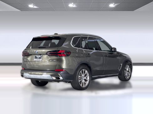 Used 2024 BMW X5 xDrive40i w/ Premium Package AWD/4WD image 9