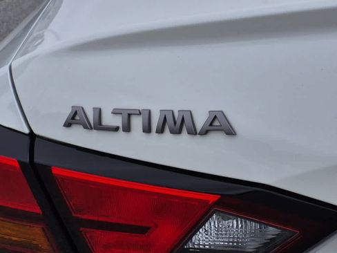 Used 2024 Nissan Altima 2.5 SL FWD image 22