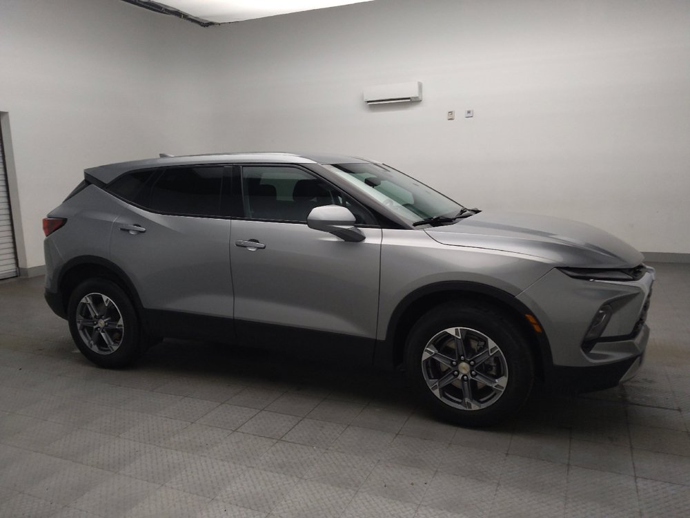 Used 2025 Chevrolet Blazer LT FWD image 11