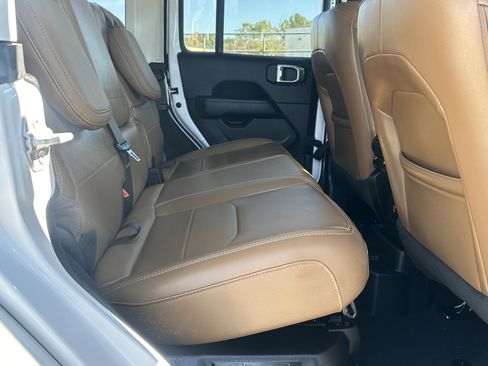 Used 2023 Jeep Wrangler Sahara w/ Cold Weather Group image 17