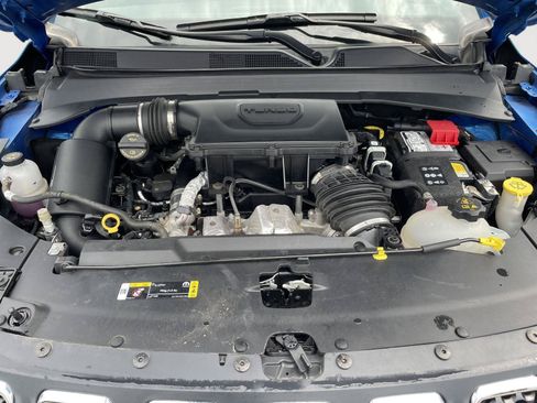 Used 2023 Jeep Compass Latitude AWD/4WD image 8