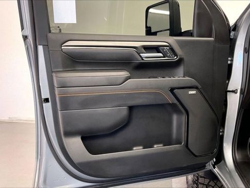 Used 2025 GMC Sierra 3500 AT4 w/ AT4 Premium Plus Package image 25
