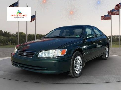 Used 2001 Toyota Camry LE image 1