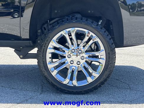 Used 2020 Chevrolet Suburban Premier image 35