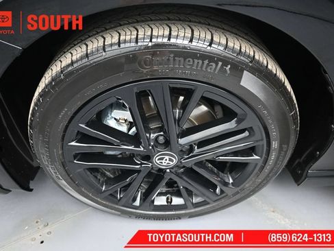Used 2026 Toyota Camry SE FWD image 32