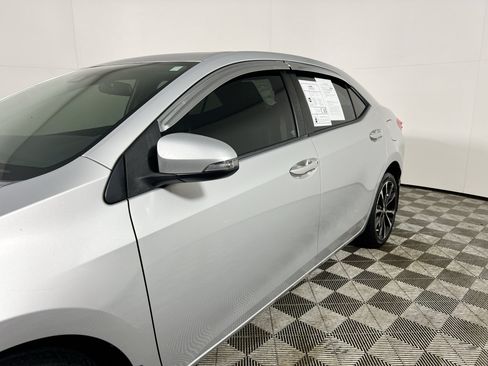 Used 2017 Toyota Corolla SE w/ SE Premium Package FWD image 13