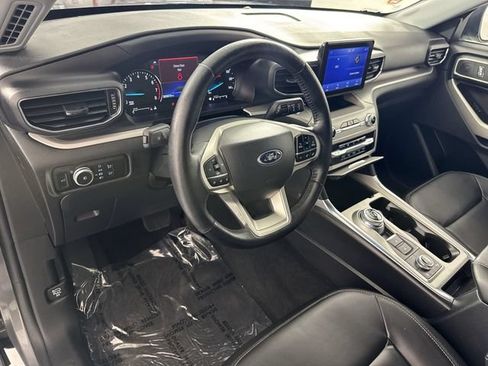 Used 2023 Ford Explorer XLT w/ Equipment Group 202A AWD/4WD image 23