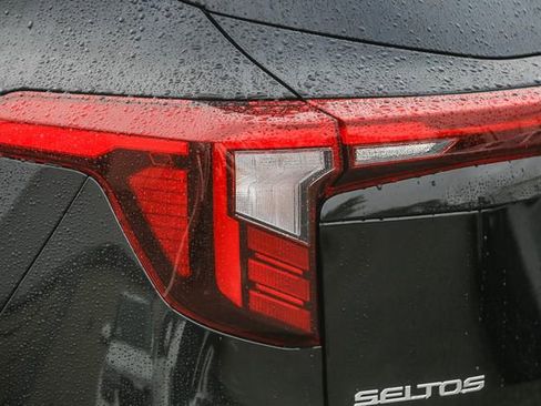 New 2026 Kia Seltos S image 17