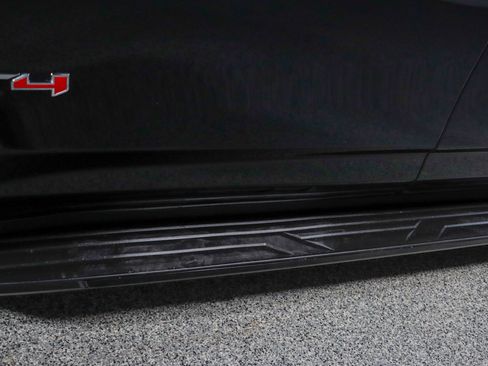 Used 2023 GMC Yukon XL AT4 image 12