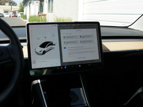 Used 2020 Tesla Model 3 Long Range image 42