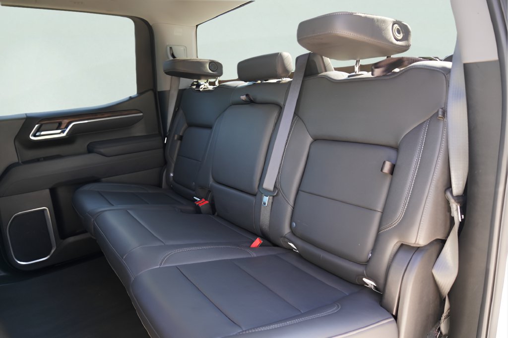 Used 2025 GMC Sierra 1500 SLT AWD/4WD image 29