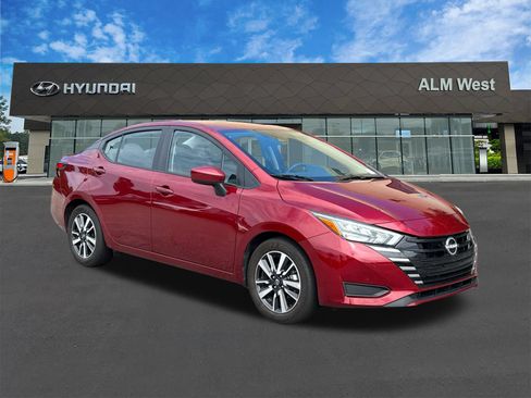 Used 2025 Nissan Versa SV FWD image 3