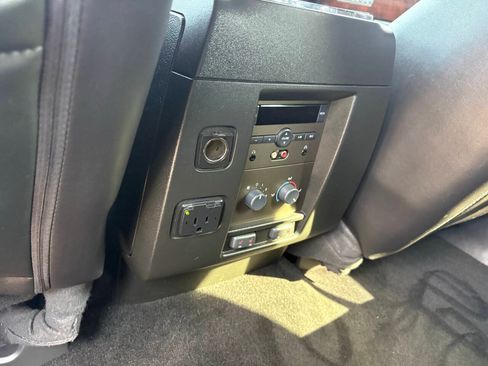 Used 2012 Lincoln Navigator 2WD image 19