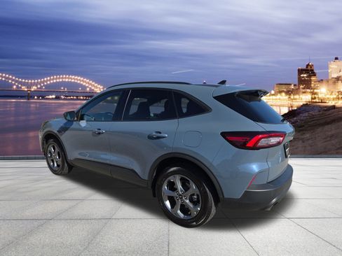 Used 2025 Ford Escape ST-Line image 3