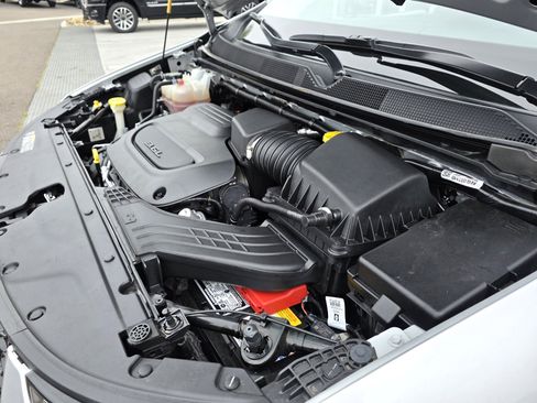 Certified 2024 Chrysler Pacifica Touring-L image 22