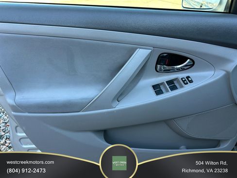 Used 2011 Toyota Camry image 17