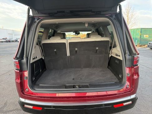 Used 2024 Jeep Wagoneer Series III image 24