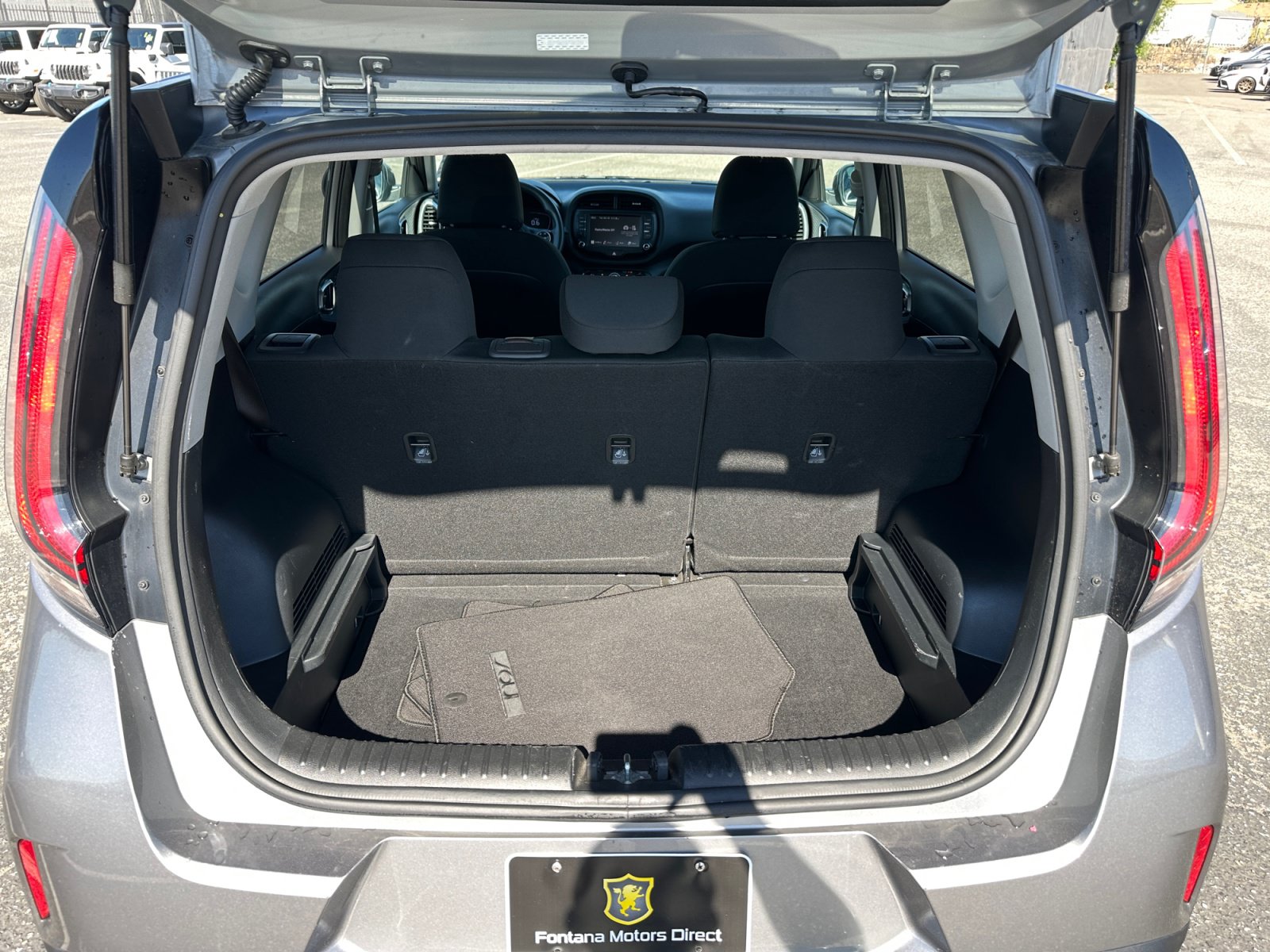 Used 2024 Kia Soul LX w/ LX Technology Package FWD image 17
