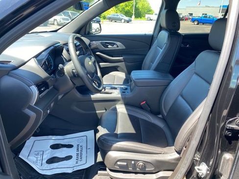 Certified 2023 Chevrolet Traverse LT w/ LT Premium Package AWD/4WD image 17