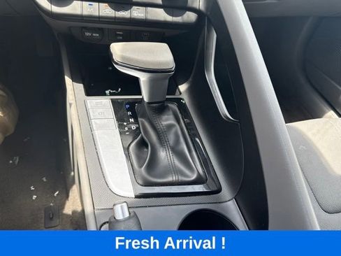 Used 2024 Hyundai Elantra SE FWD image 7