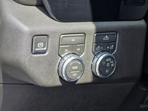 New 2026 GMC Sierra 3500 SLE w/ SLE Value Package image 34